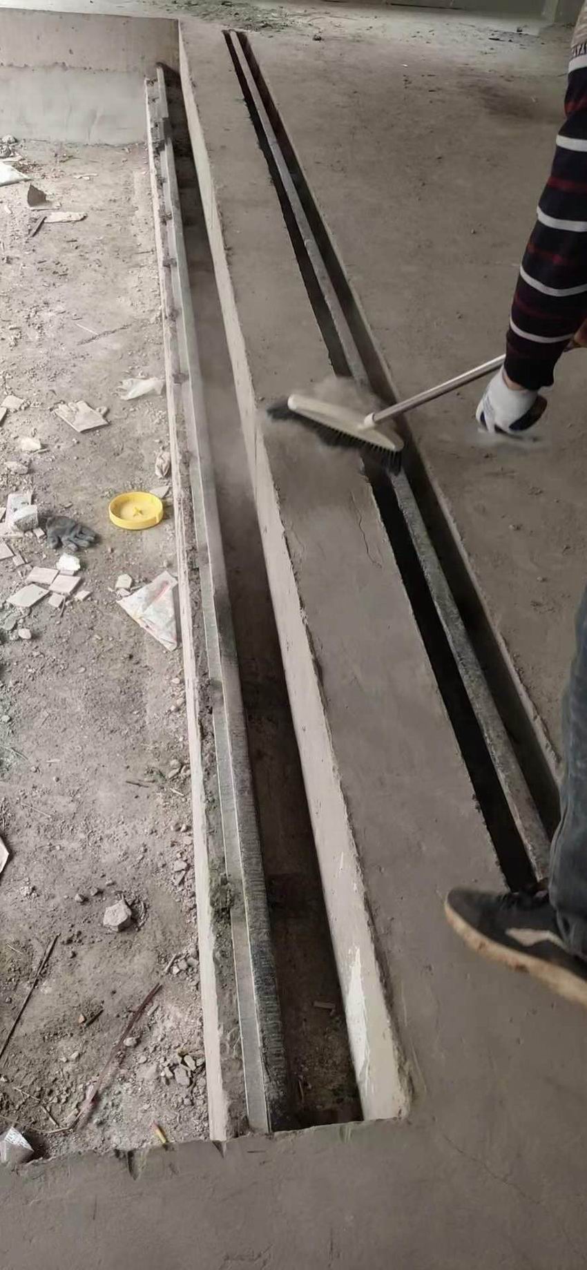 花园新村预埋轨道