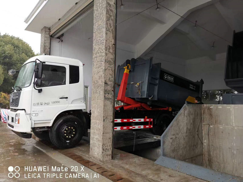 车厢可卸式垃圾车